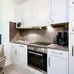 Solaris 14 Mit Gemeinschaftssauna Und Grillplatz 그로미츠